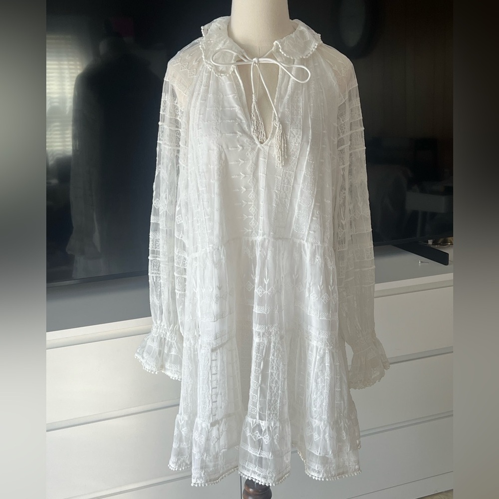 Zara’s elegant White Lace Half Dress - Picture 2 of 3